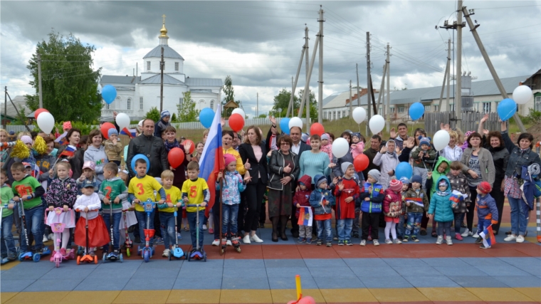 В Алатырском районе ко Дню России открыта детская физкультурная площадка