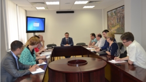 Министр Владимир Аврелькин провел совещание руководителями торговых сетей