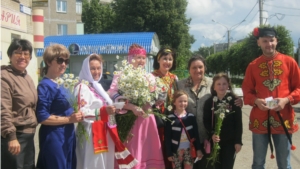 В праздничный день 8 июля в городе Новочебоксарск состоялась акция «Ромашка в подарок»