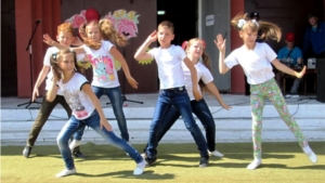 Триумф воды, лета и смеха: в Порецком прошел детский праздник, посвященный Дню военно-морского флота