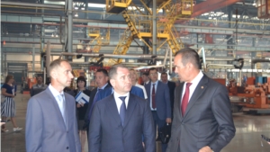 Михаил Бабич побывал на ведущем вагоностроительном предприятии «Тракторных заводов»