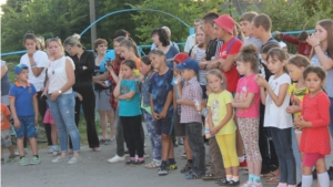 День города Ядрин: в микрорайоне «Верхний поселок» прошла детская развлекательная программа «Я вырасту достойным»
