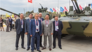 Концерн «Тракторные заводы» начал работу на военно-техническом форуме «Армия-2017»