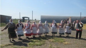 Тоскаевская агитбригада выступила перед земледельцами