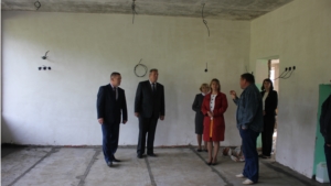Министр Александр Коршунов ознакомился с ходом ремонта школы