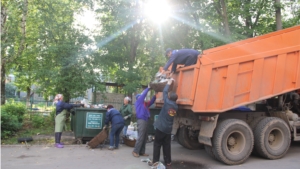 г.Новочебоксарск: продолжается вывоз бытового мусора