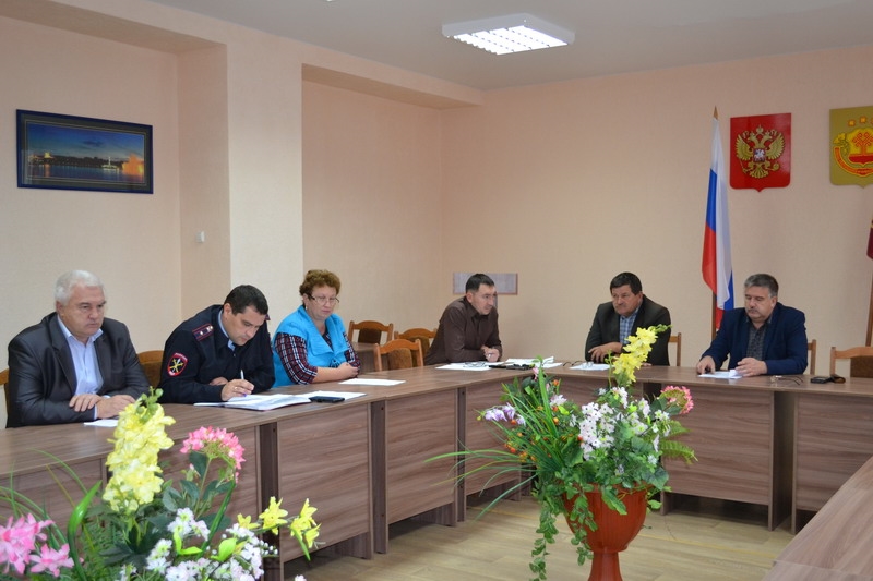 Глава администрации Порецкого района Евгений Лебедев провел совместное заседание комиссий по обеспечению правопорядка и по профилактике правонарушений