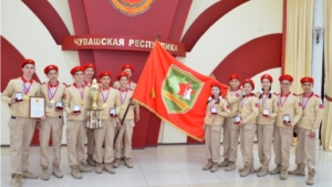 Глава Чувашии встретился с победителями окружного финала военно-спортивной игры «Зарница Поволжья»