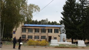 Ядринский район: завершается капитальный ремонт крыши Чебаковского СДК
