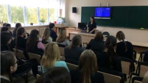 В МБОУ СОШ № 3 г. Ядрин состоялась встреча с представителем УКОН МВД Чувашии Ольгой Якуниной