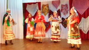 На сцене Новинского городского Дома культуры прошел праздничный концерт «Расписной платок России»
