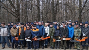 В Ленинском районе продолжаются экологические мероприятия по очистке территории Дубовой