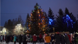 Церемония зажжения главное елки города