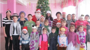 Детский новогодний хоровод "Новый год смех и радость к нам несет"