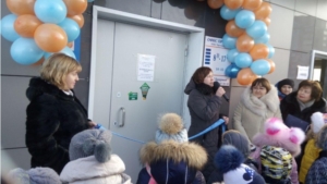 В Новочебоксарске открылась выставка работ участников конкурса «Нарисуй портрет Деда Мороза или Снегурочки»