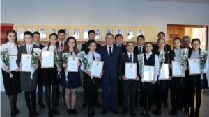 Торжественное вручение свидетельств стипендиатам главы администрации Шемуршинского района