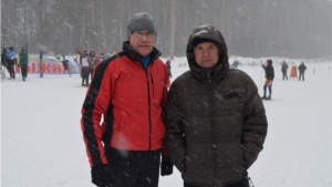 Состоялся открытый чемпионат по лыжным гонкам, посвященный памяти воспитанника шумерлинской лыжной школы Александра Тарлыкова