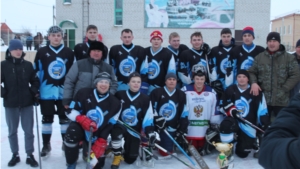 В селе Байдеряково прошел хоккейный турнир памяти Н.Ф.Рыбкина