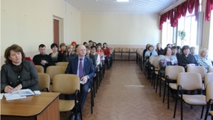 Муниципальные служащие Ядринской районной администрации приняли участие в видеопросмотре оглашения ежегодного Послания Президента России Владимира Путина Федеральному Собранию