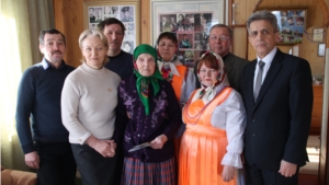 Жительница д. Пояндайкино Шумерлинского района Мария Федоровна Углева отмечает свой 90-летний юбилей