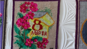Выставка "8 Марта" в Янымовской сельской библиотеке