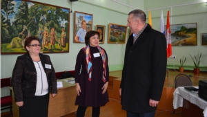 Глава администрации Яльчикского района Н.П.Миллин ознакомился с ходом выборов