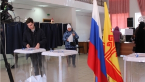 Молодежь Ядрина и Ядринского района приняли участие во Всероссийском флешмобе #УчастОК