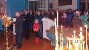 Глава администрации Яльчикского района Николай Миллин принял участие в Пасхальных богослужениях