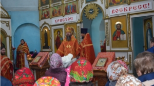 В четверг Светлой седмицы епископ Стефан совершил Литургию в храме святого князя Александра Невского села Яльчики
