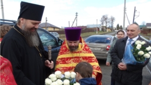 Утренняя служба в храме в честь Божьей матери Казанской  в селе Шихазаны прошла с участием епископа Канашского и Янтиковского Стефана