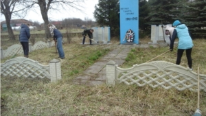 Волонтеры Победы Засурья на благоустройстве памятных мест