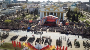 Торжественный митинг и парад сводного полка подразделений Чебоксарского гарнизона и военной техники