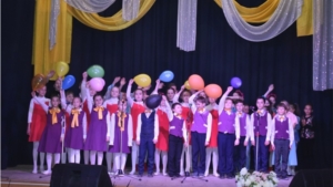 Отчетный концерт «Дарите радость людям!»,  посвященный Году Добровольца (волонтера) в России