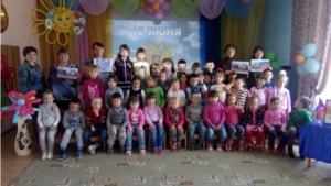 День рождения России отметили воспитанники МБДОУ «Шемуршинский детский сад «Ромашка»