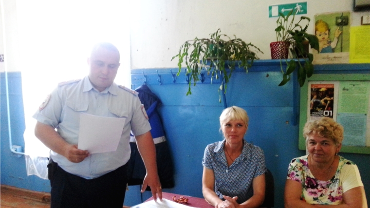 Состоялся отчет участкового уполномоченного полиции перед жителями п. Красный Октябрь