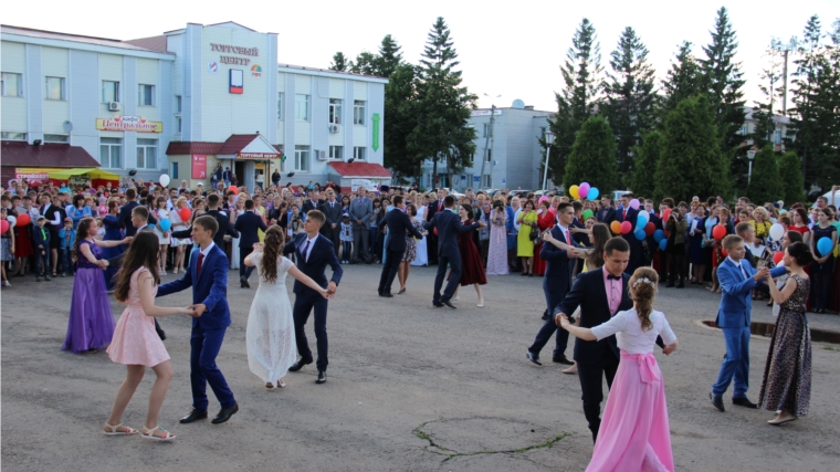 Выпускной бал для красночетайских выпускников состоится 25 июня