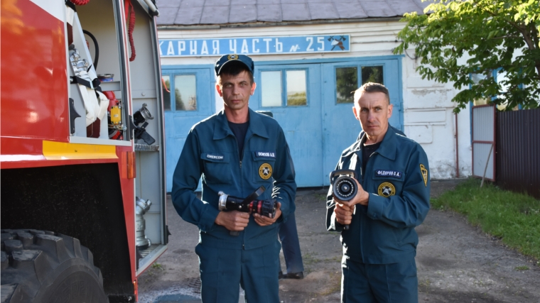 Аликовские пожарные получили новые современные автомобили