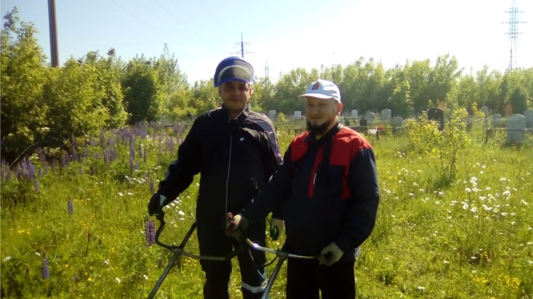 Вслед за окончанием Священного месяца Рамадан в городе Канаш представители мусульманства вышли на экологический субботник