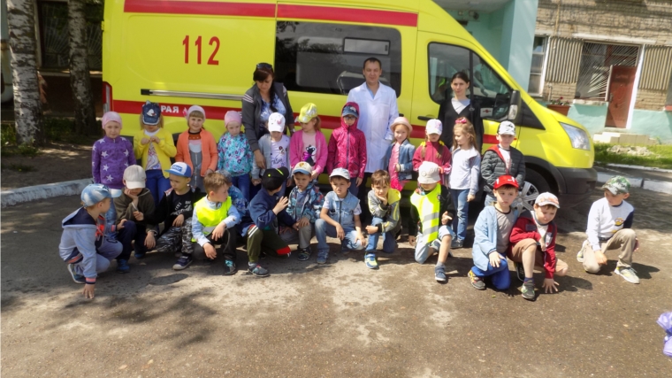 Чебоксарские дошкольники посетили станцию скорой медицинской помощи в рамках городского проекта &quot;Живые уроки&quot;