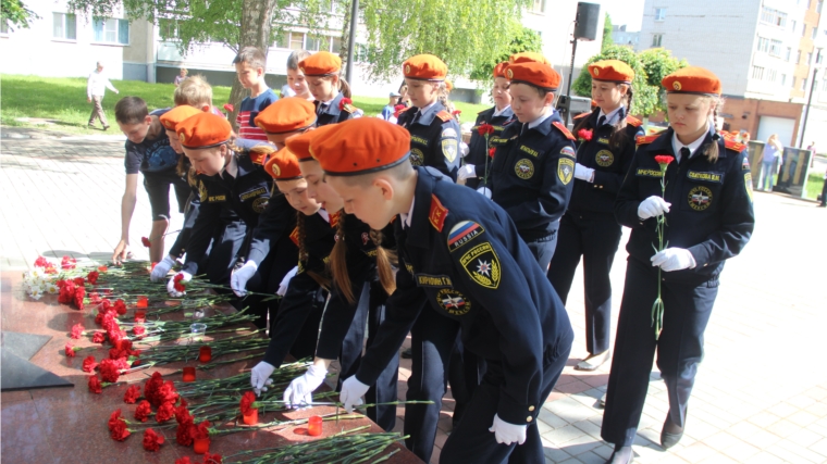 В День памяти и скорби в Новочебоксарске состоялось возложение цветов к Вечному огню