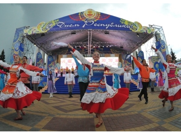 Основные праздничные мероприятия Дня Республики пройдут 23-24 июня на Красной площади Чебоксар