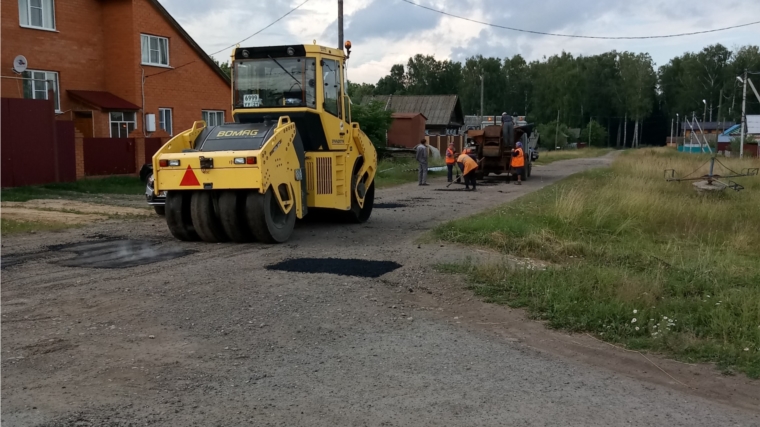 Ямочный ремонт дорог продолжается