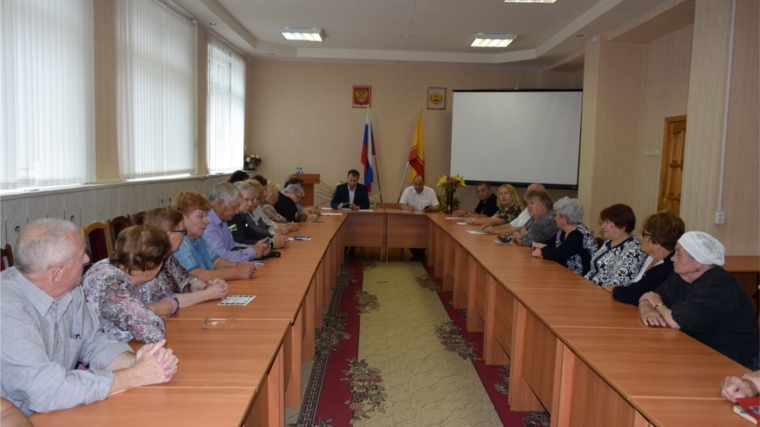 Руководства города Шумерля с членами Общественного Совета и городского Совета ветеранов (пенсионеров) войны, труда, Вооруженных Сил и правоохранительных органов
