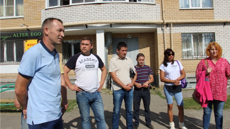 Руководители отрасли ЖКХ г.Чебоксары изучили состояние территории в мкр улицы Гладкова