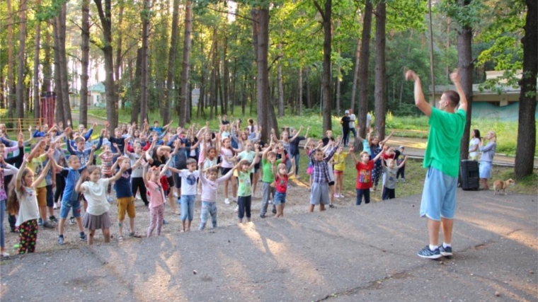 Молодёжный парламент города Шумерля приглашает жителей города на летние тренировки «Зелёный фитнес»