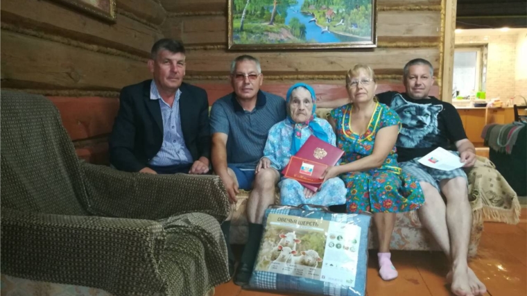 90 - летний юбилей отметила вдова участника ВОВ Васильева О.А.