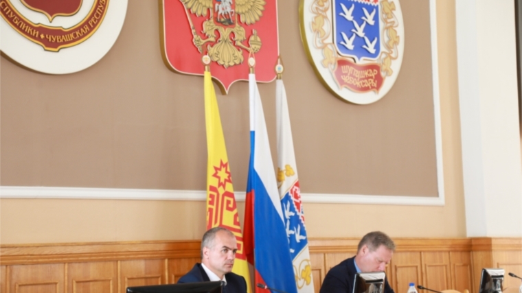 Пассажирские перевозки и неформальная занятость, новое в Градостроительном кодексе РФ – основные темы общегородской планёрки