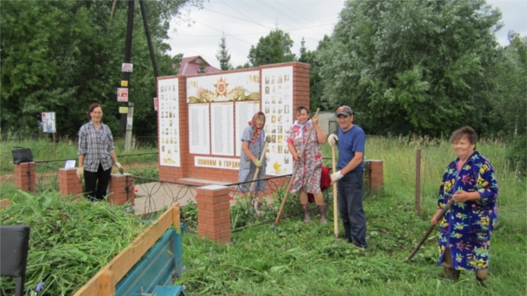 В рамках Года добровольца в деревне Булдеево состоялся субботник