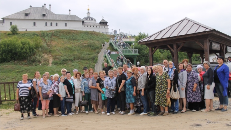 Жители ТОС «Звездный» и «Шумиловский» знакомятся с достопримечательностями и историей России