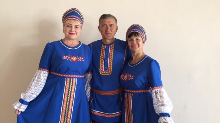 Сшит новый комплект русского костюма для ансамбля Конарского СДК